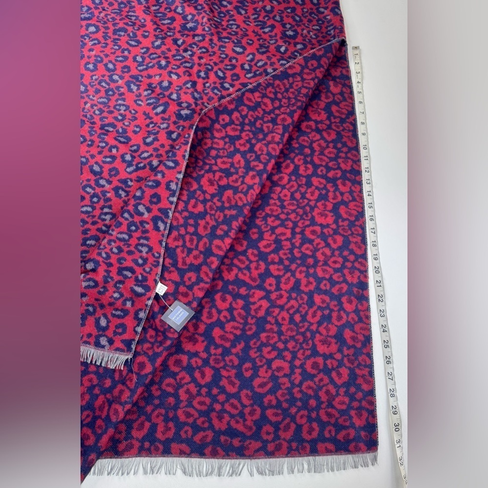 NWT Victoria Leland Animal Pattern Shoulder Throw Wrap Scarf - Picture 9 of 9